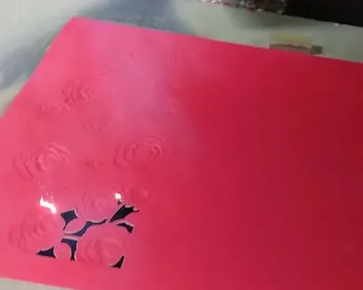 Лазерная резка бумажных карточек